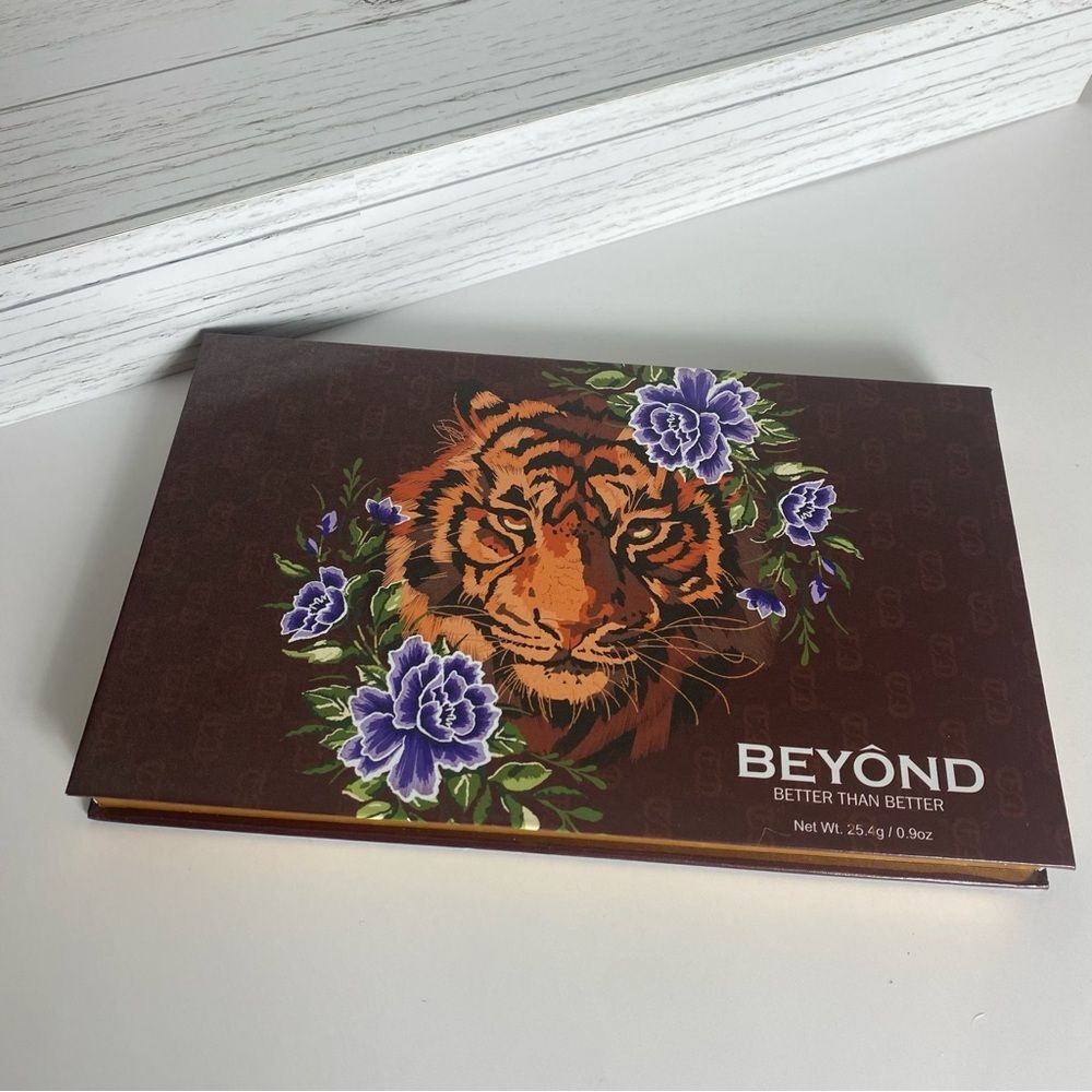 BEYOND Eyeshadow Palette 18 Colors Shimmer Matte Brown Red Colors Palette - Picture 2 of 6